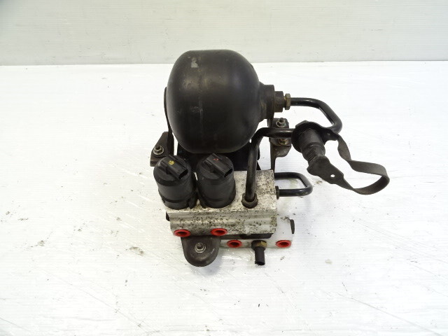 03 Mercedes R230 SL500 valve block, ABC suspension, front 2203200358