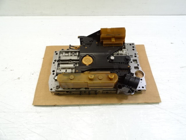 03 Mercedes R230 SL500 valve body with solenoids 722.6 2112770101
