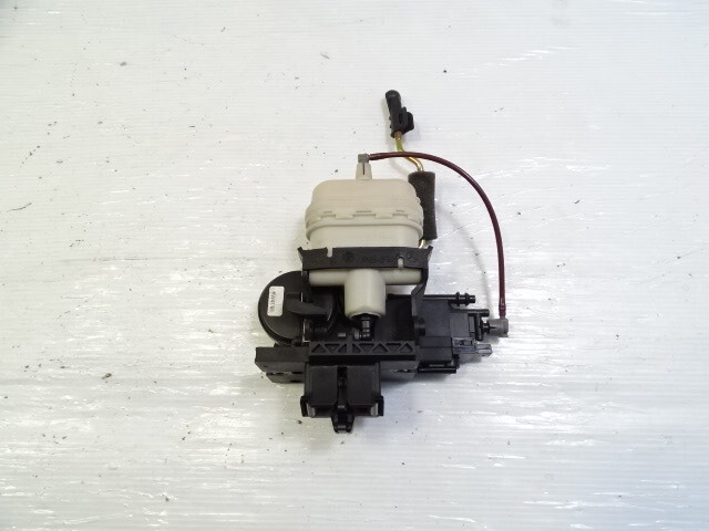 04 Mercedes R230 SL500 actuator, trunk lid lock latch, 2307500085 For Parts