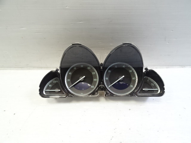 04 Mercedes R230 SL500 instrument cluster, speedometer, 2305405211 03-04 FOR PARTS