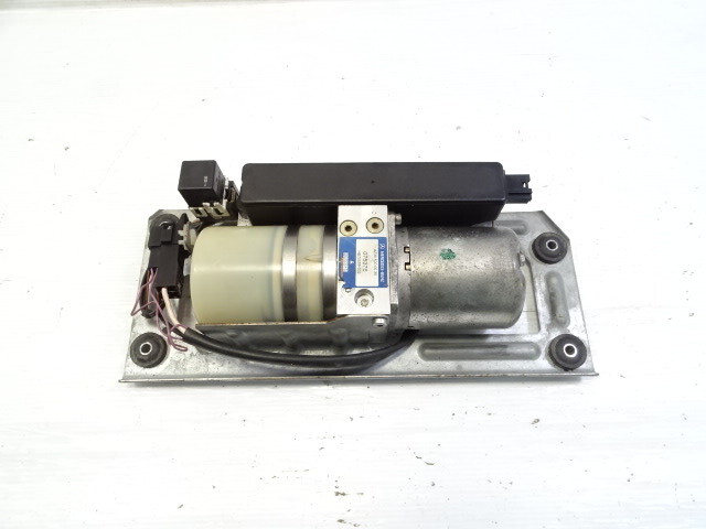 04 Mercedes R230 SL500 pump motor, for convertible hard top, 2308000030