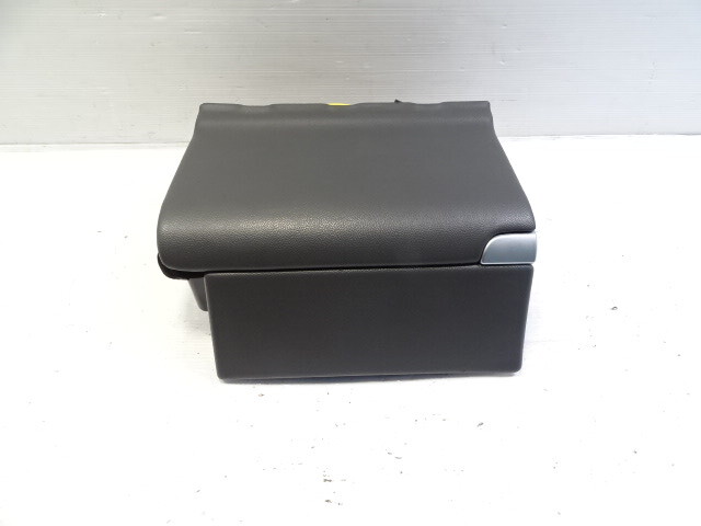 04 Mercedes R230 SL55 storage compartment, right rear 2308100841 dark gray