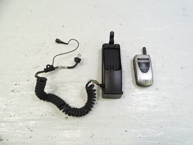 04 Mercedes R230 SL55 phone, motorola V60s flip telephone interface hands free q6820768