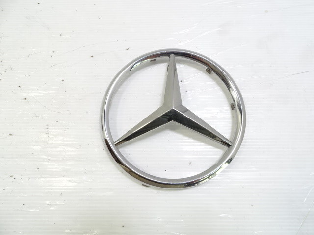 04 Mercedes R230 SL55 emblem front grille, 2308880086