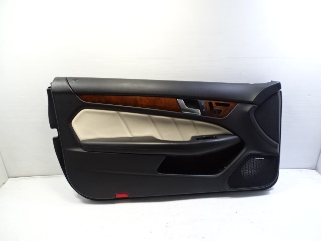 12 Mercedes W204 C63 door panel, left wood/ivory, AMG coupe