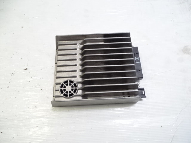 12 Mercedes W204 C63 amplifier, amp harman becker 2049007806