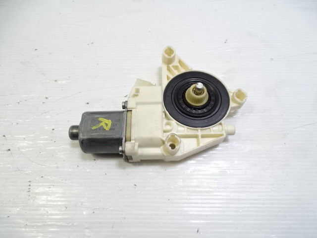 12 Mercedes W204 C63 window motor, right 2048200142 coupe