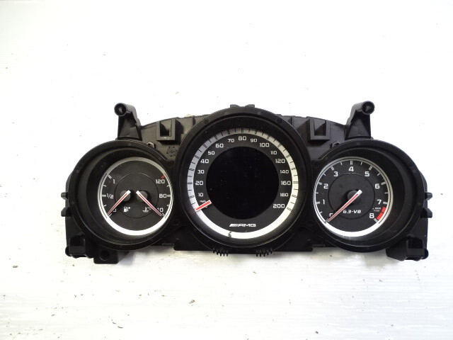 12 Mercedes W204 C63 instrument cluster, speedometer 2049005608