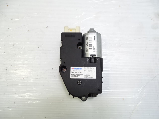 12 Mercedes W204 C63 sunroof motor, panoramic roof 2079061000