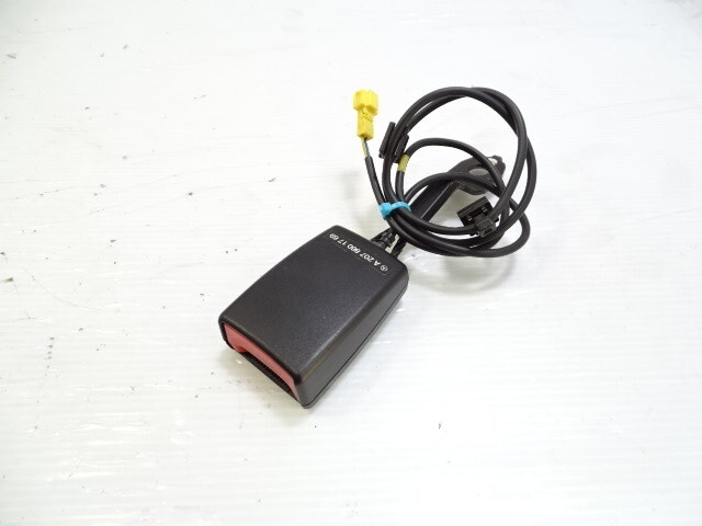 12 Mercedes W204 C63 seat belt buckle, left front 2078601769 black