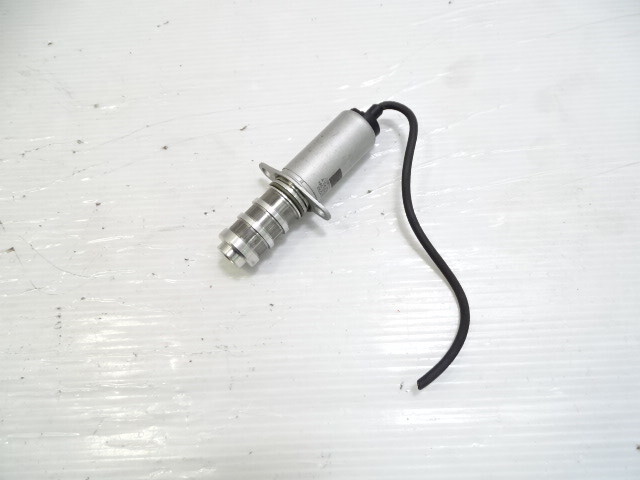 12 Mercedes W204 C63 variable timing solenoid valve, 1560501465 M156