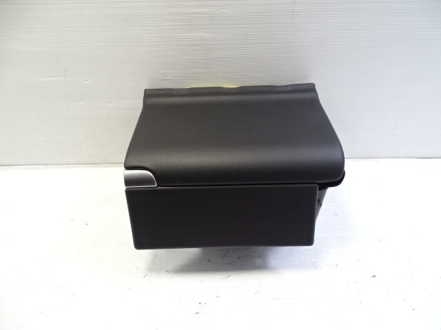 03 Mercedes R230 SL500 storage compartment, left rear 2308100541 black designo