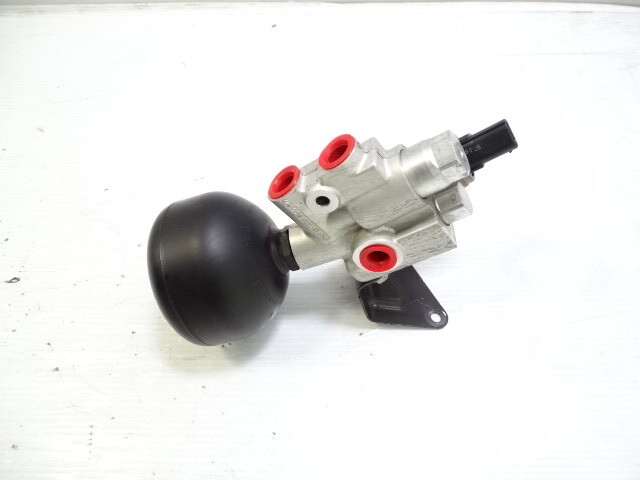 03 Mercedes R230 SL500 valve hydraulic pressure releif, ABC suspension 2203270131