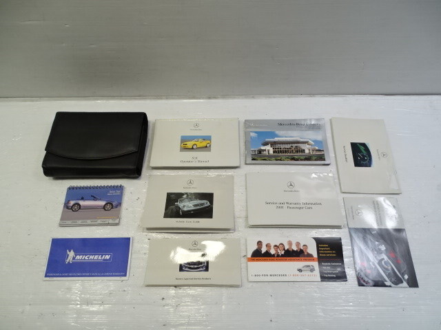 01 Mercedes R170 SLK320 owners manual w / case, 1705849083