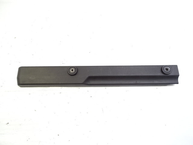 87 Porsche 928 S4 trim, injector rail cover left 92811070901
