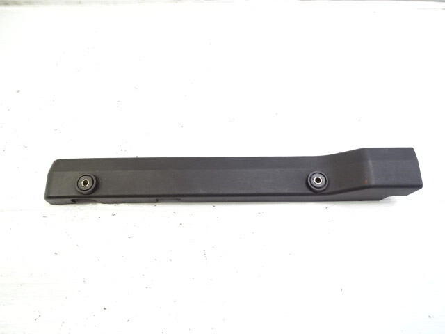 87 Porsche 928 S4 trim, injector rail cover right 92811071001
