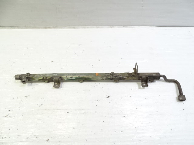 87 Porsche 928 S4 fuel injector rail, right 92811008017