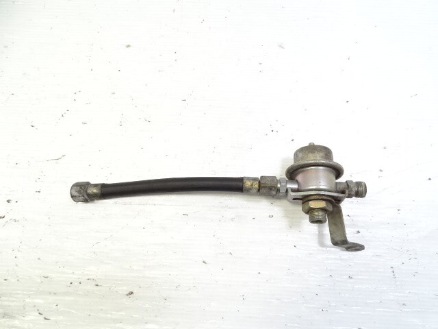 87 Porsche 928 S4 fuel pressure regulator, 0280161034