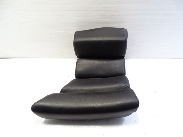 87 Porsche 928 S4 seat cushion right rear black