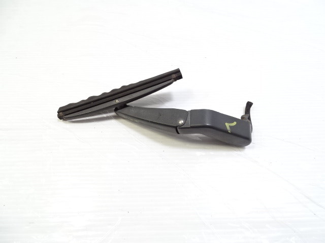 90 Mercedes R129 300SL wiper arm, left headlight