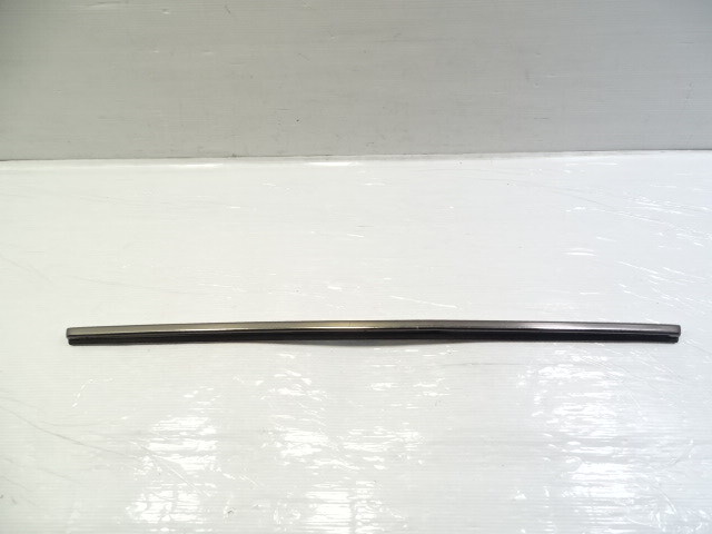 90 Mercedes R129 300SL trim, trunk moulding, center 1297580396