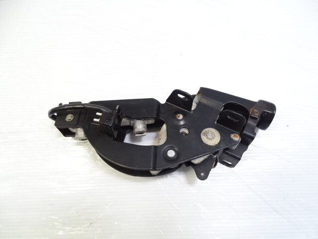 96 Mercedes R129 SL320 convertible top lock latch cylinder, left 1298001174