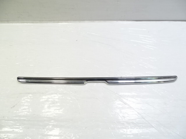 80 Mercedes W116 300SD trim, on trunk lid, chrome 1167580102