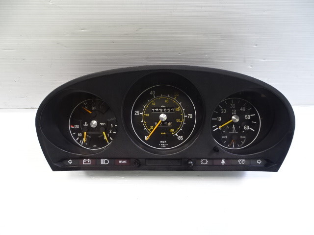 80 Mercedes W116 300SD instrument cluster, speedometer 87001021 diesel