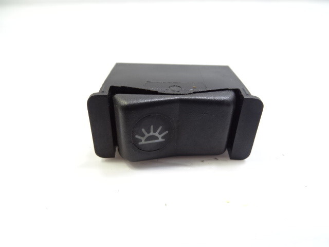 80 Mercedes W116 300SD switch, dome light 0008205810