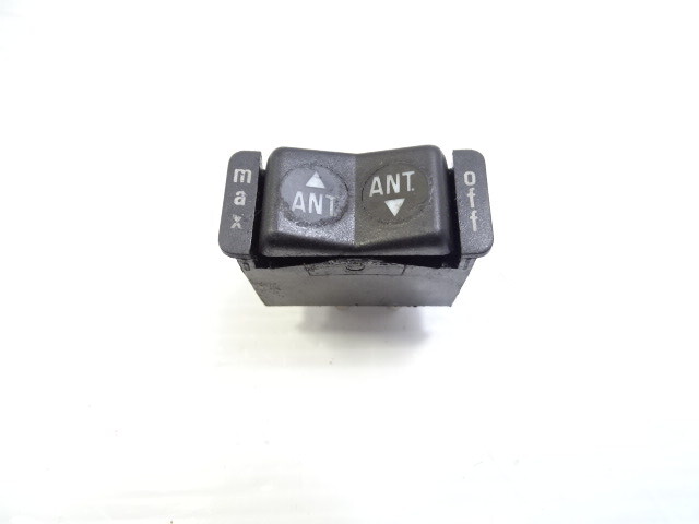 80 Mercedes W116 300SD switch, antenna 0008206910
