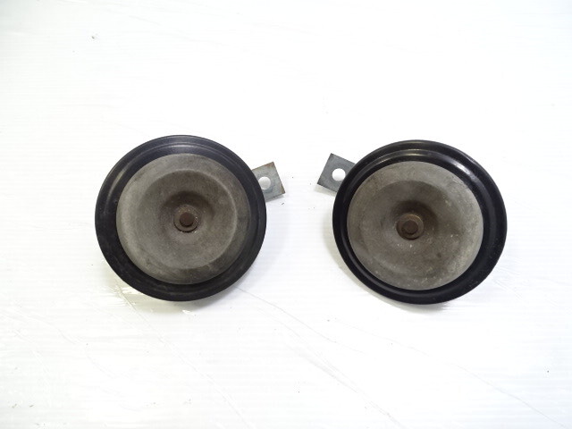 80 Mercedes W116 300SD horn set, high and low tone, 0035421020 0035420720