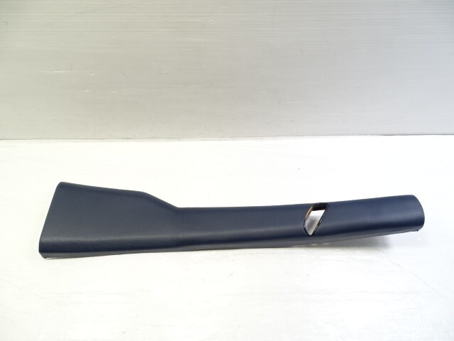 80 Mercedes W116 300SD trim, interior, b-pillar right blue