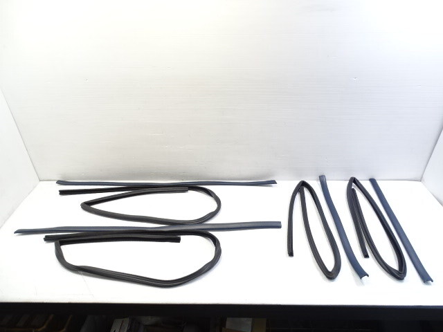 80 Mercedes W116 300SD seal set of 4, door window seal channels blue