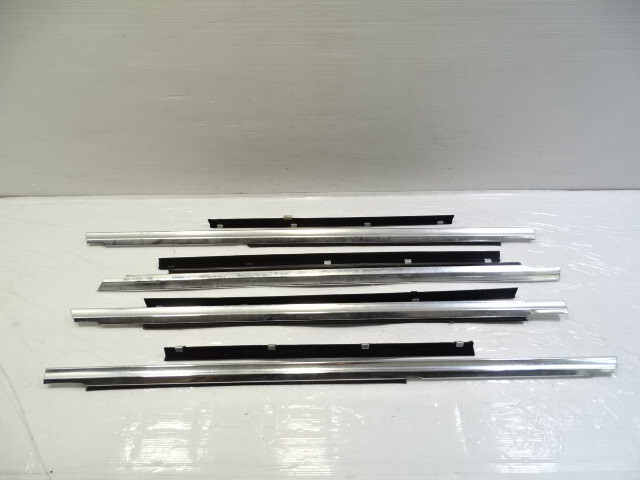 80 Mercedes W116 300SD door moulding and window scraper seal set