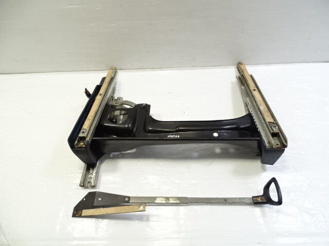 80 Mercedes W116 300SD seat track, left