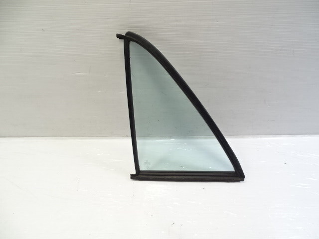 80 Mercedes W116 300SD glass, quarter window, left
