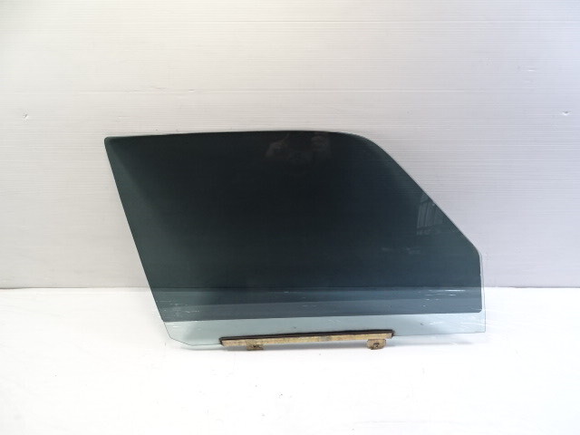 80 Mercedes W116 300SD glass, door window, right front
