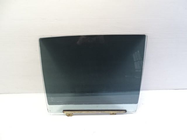 80 Mercedes W116 300SD glass, door window, right rear, SWB