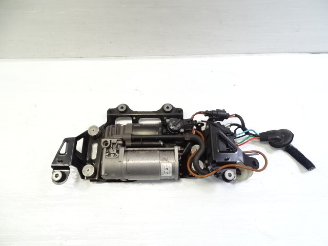 11 Audi A8 D4 air suspension compressor pump, 4h0616005c