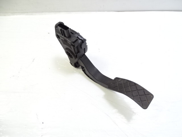 11 Audi A8 D4 pedal, gas accelerator, 8k1723523