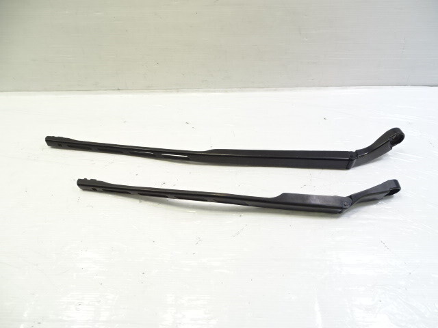 11 Audi A8 D4 windshield wiper arms, left and right 3392125892 3392125891