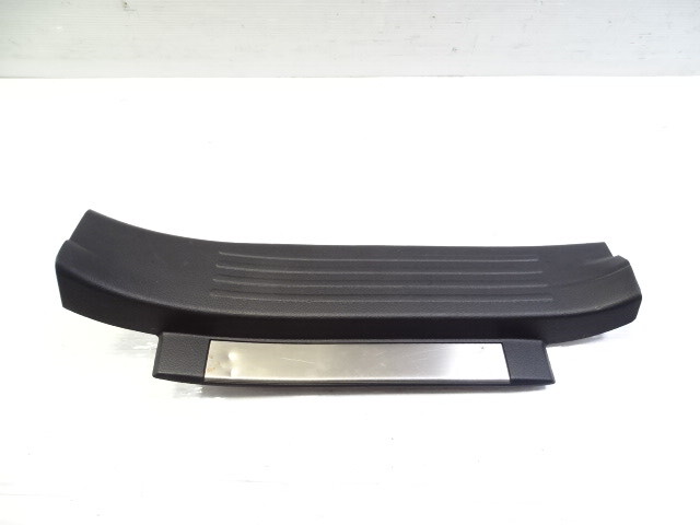 10 Lexus GX460 trim, door step sill plate right rear 67930-60080 black