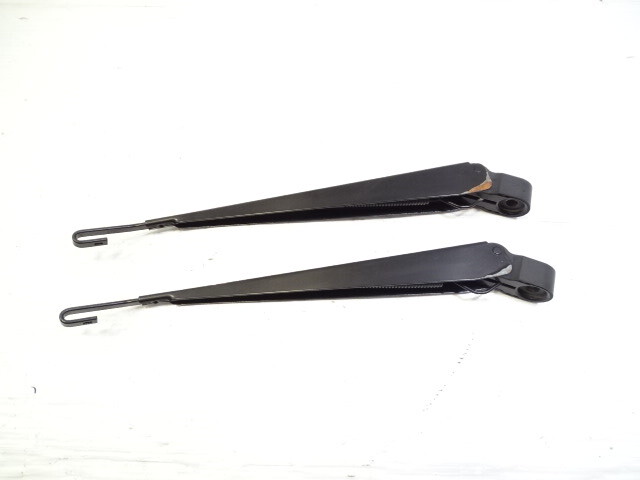 2015 Mercedes W463 G63 windshield wiper arms, left / right
