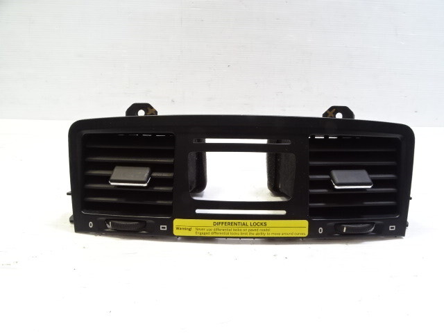 2015 Mercedes W463 G63 AC vent, dash center 4638301554 4636805217