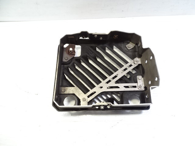 2015 Mercedes W463 G63 bracket, for oil cooler, left 4635007531 4635007631