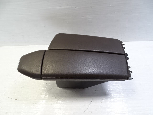 14 Mercedes X166 GL450 center console armrest lid brown, 1666800819