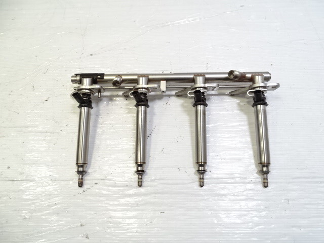 14 Mercedes X166 GL450 fuel rail w/ injectors, set of 4, left 2780703395 2780700687