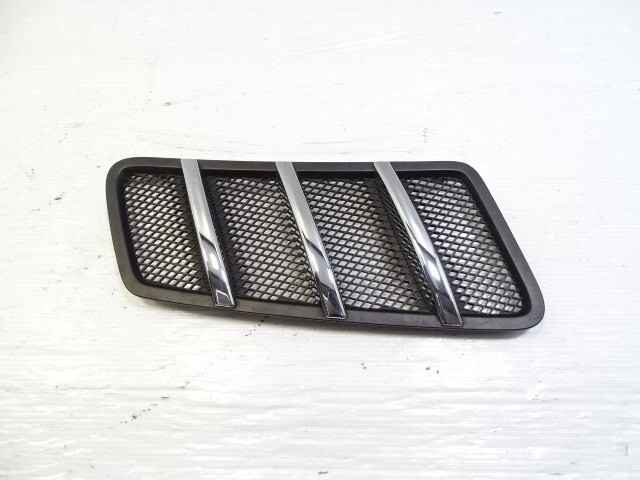 14 Mercedes X166 GL450 trim, hood vent grill, right 1668800205
