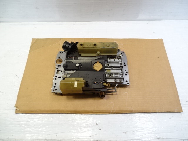 03 Mercedes R230 SL500 valve body with solenoids 722.6 2112770101