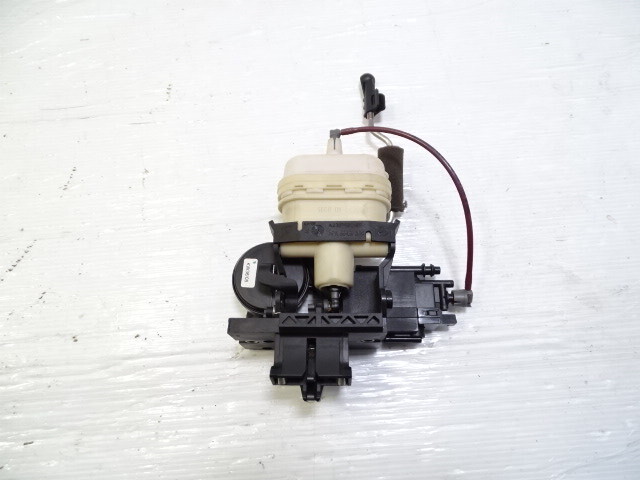 06 Mercedes R230 SL500 actuator, trunk lid lock latch, 2307500185 For Parts